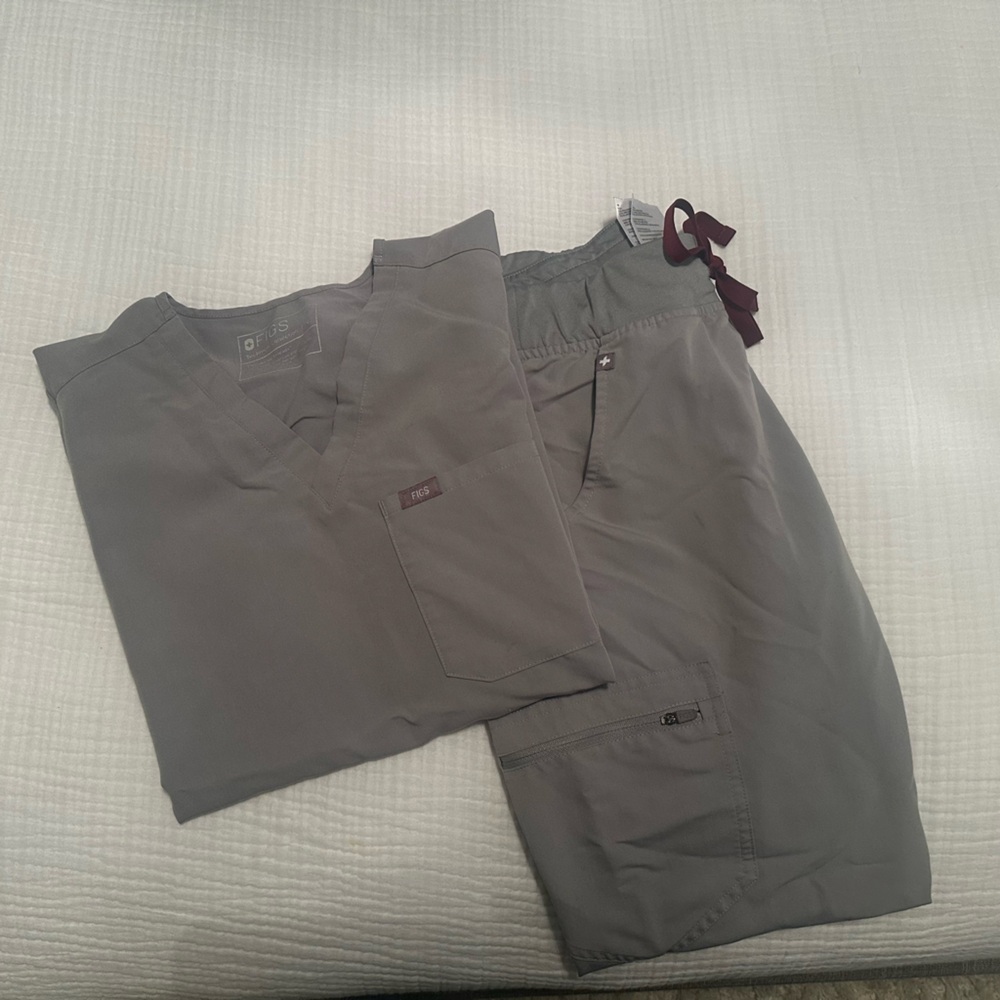 Figs scrub set